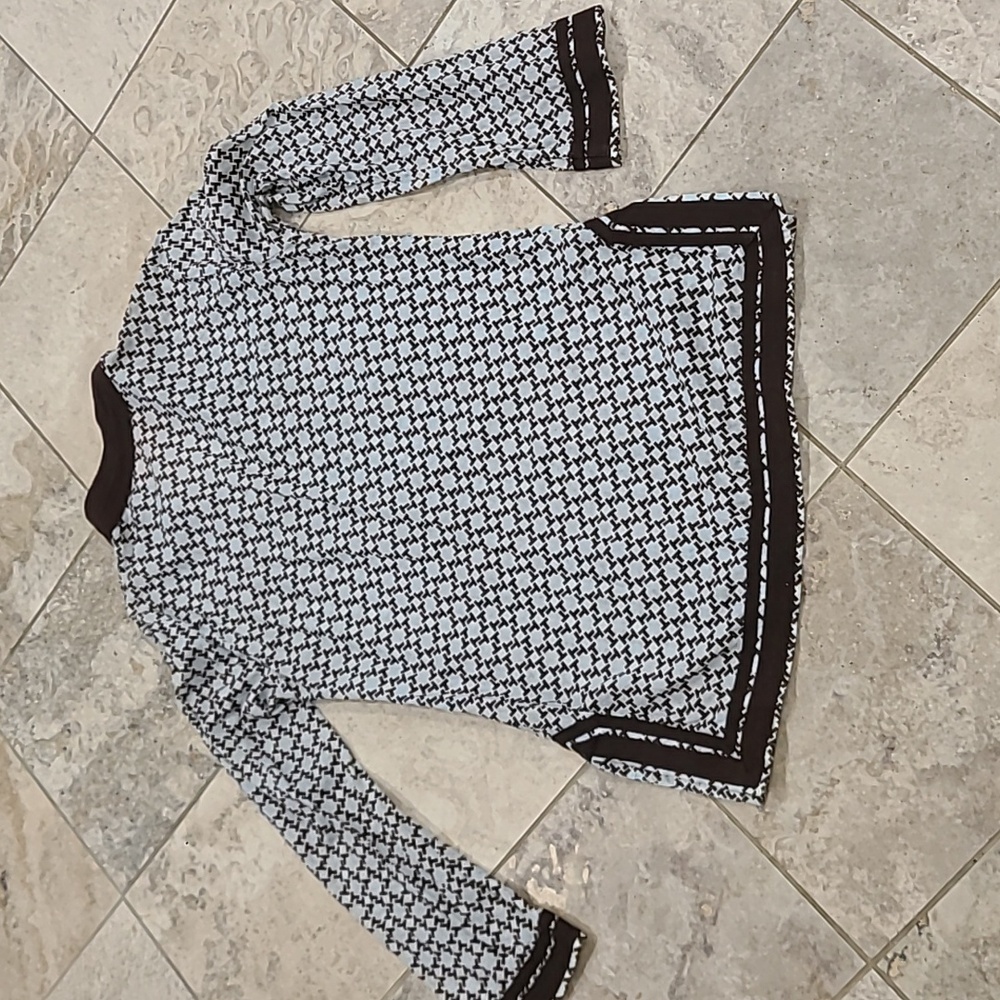 Black and White Patterned Women's Top - Picture 5 of 6